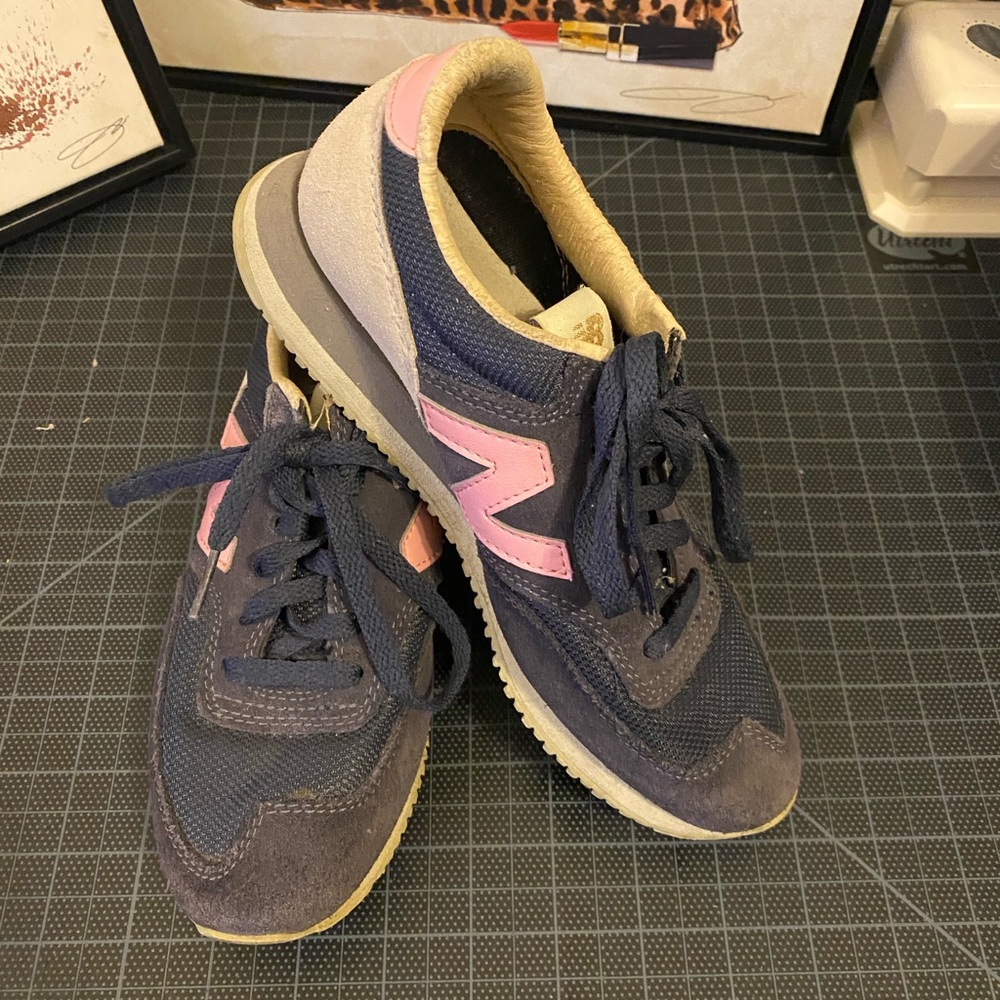 New Balance 620 Navy and Pink Sneakers Women Size 5